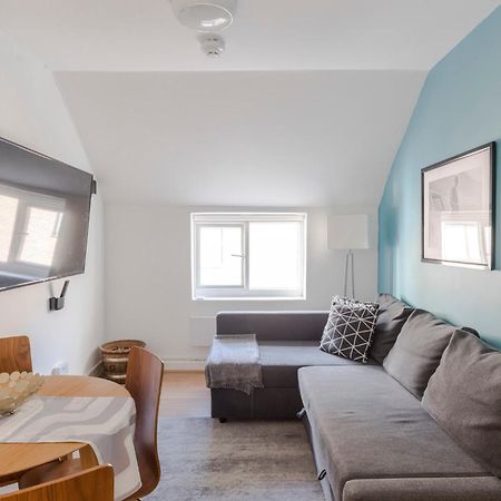 Wonderland - Fitzrovia - By Frankie Says Appartement Londen Buitenkant foto