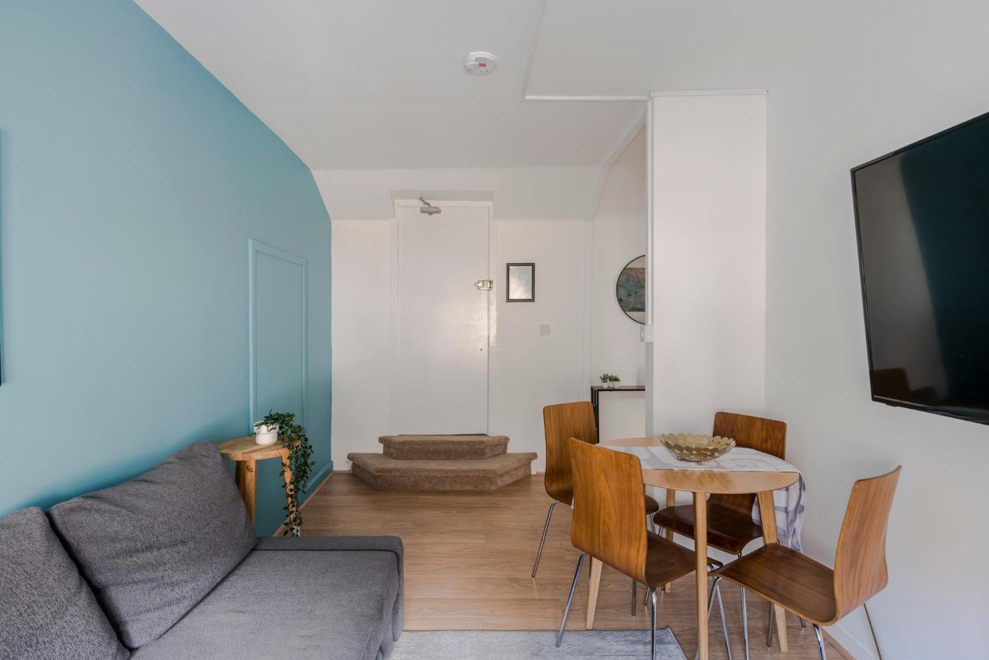 Wonderland - Fitzrovia - By Frankie Says Appartement Londen Buitenkant foto