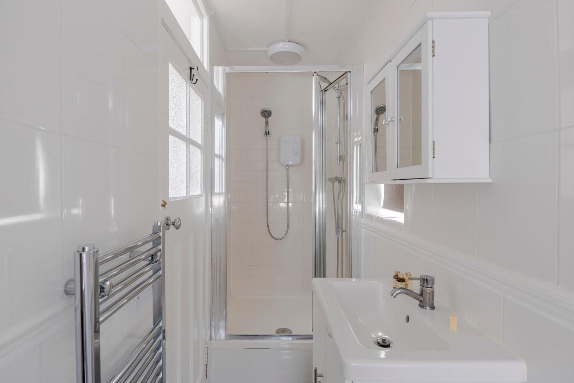 Wonderland - Fitzrovia - By Frankie Says Appartement Londen Buitenkant foto
