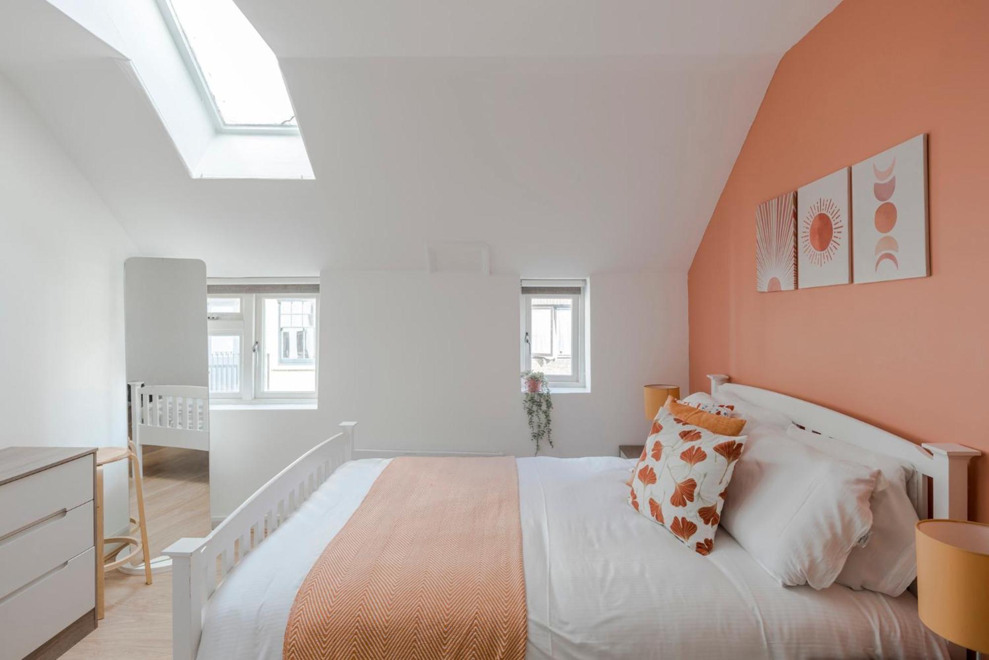Wonderland - Fitzrovia - By Frankie Says Appartement Londen Buitenkant foto